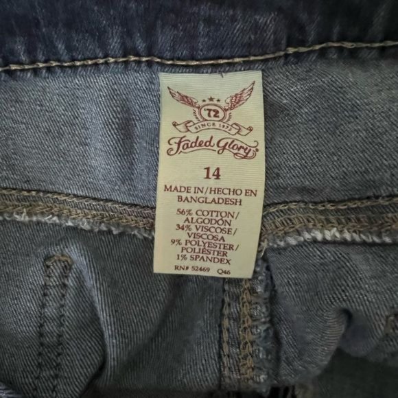 EUC Faded Flory Ankle Jeans - Picture 4 of 4